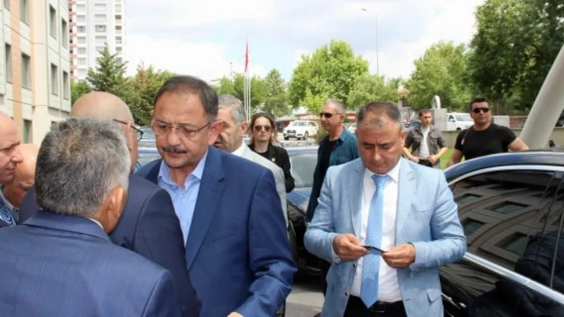 Özhaseki annesi için geldi