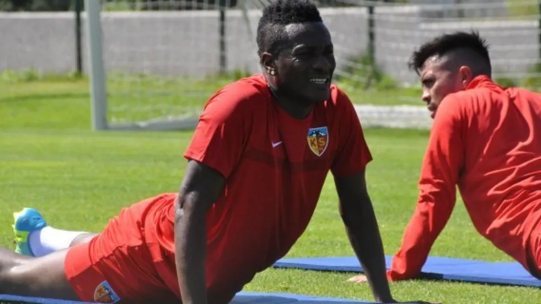 Asamoah Gyan, antrenmanlara katıldı