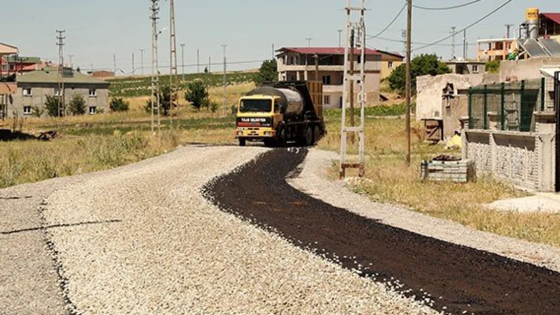 Başakpınar'da asfalt çalışmaları devam ediyor