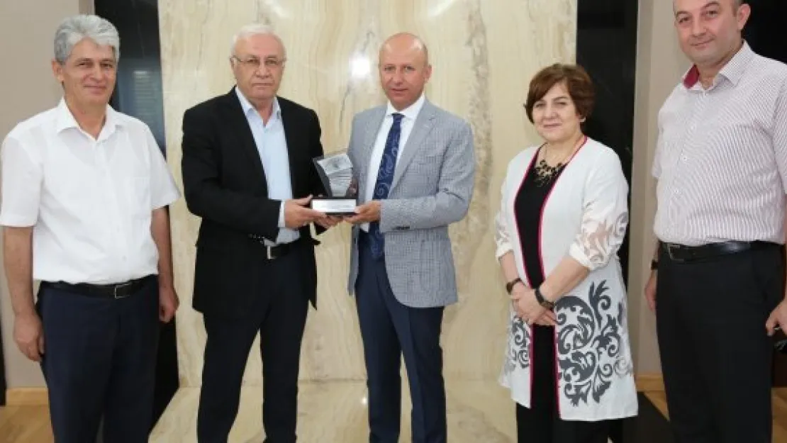Birleşik Kafkasya Derneğinden Çolakbayrakdar'a teşekkür ziyareti