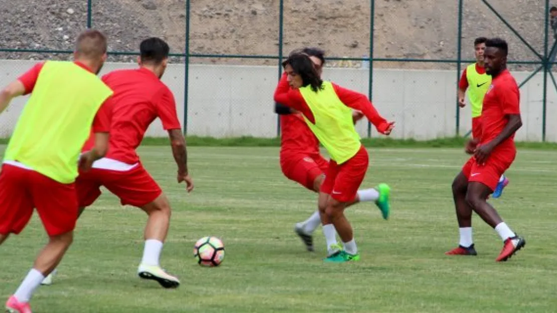 Kayserispor, Erzurum'da teknik ve taktik çalıştı
