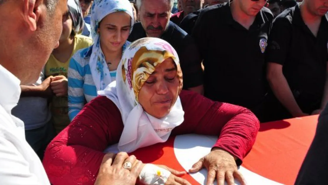 Şaka kurbanı polis, son yolculuğuna uğurlandı