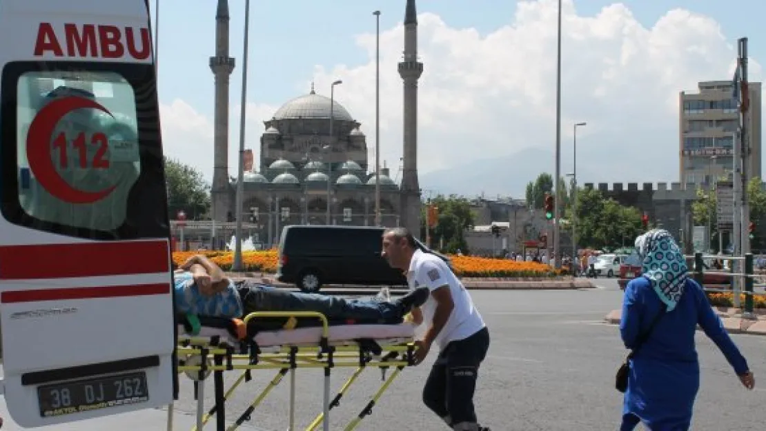 Ahmetpaşa Caddesinde trafik kazası