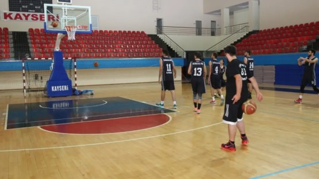 Melikgazi Belediyespor Basketbol Takımı Yerel Lig'de