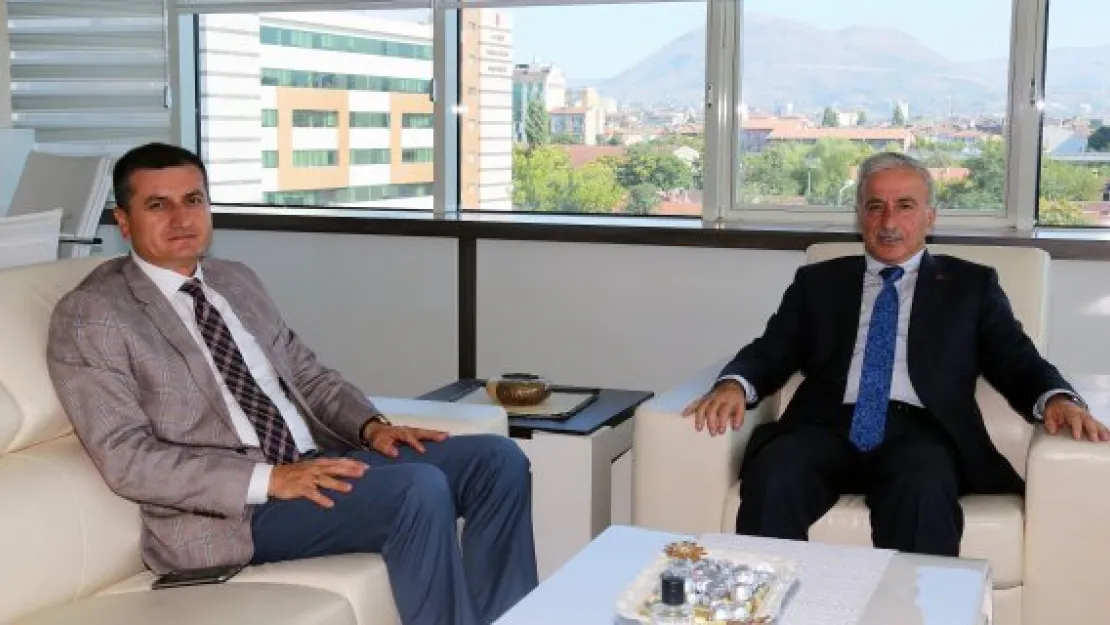 Vali Kamçı'dan adliye ve baroya ziyaret
