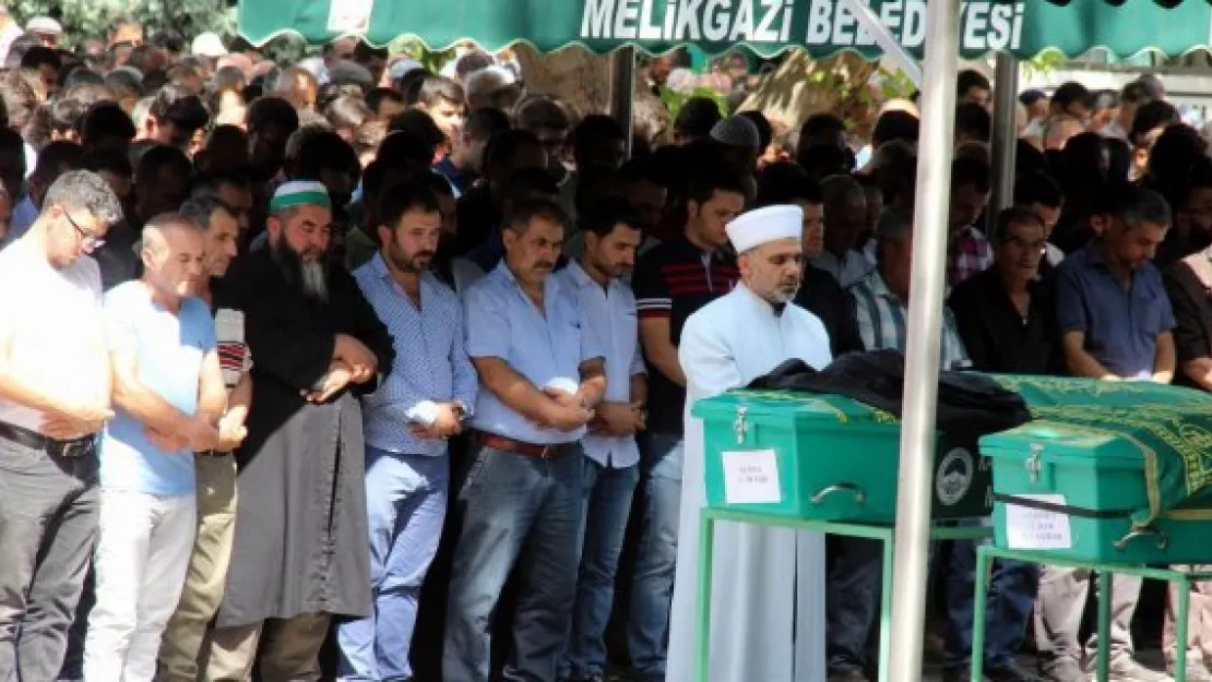 Cinayete kurban giden genç defnedildi