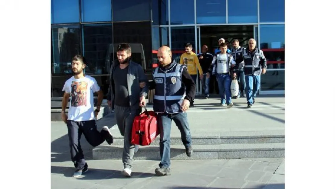 Aranan o şahıslara operasyon: 20 gözaltı