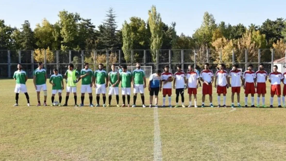 Uluslararası futbol turnuvası başladı