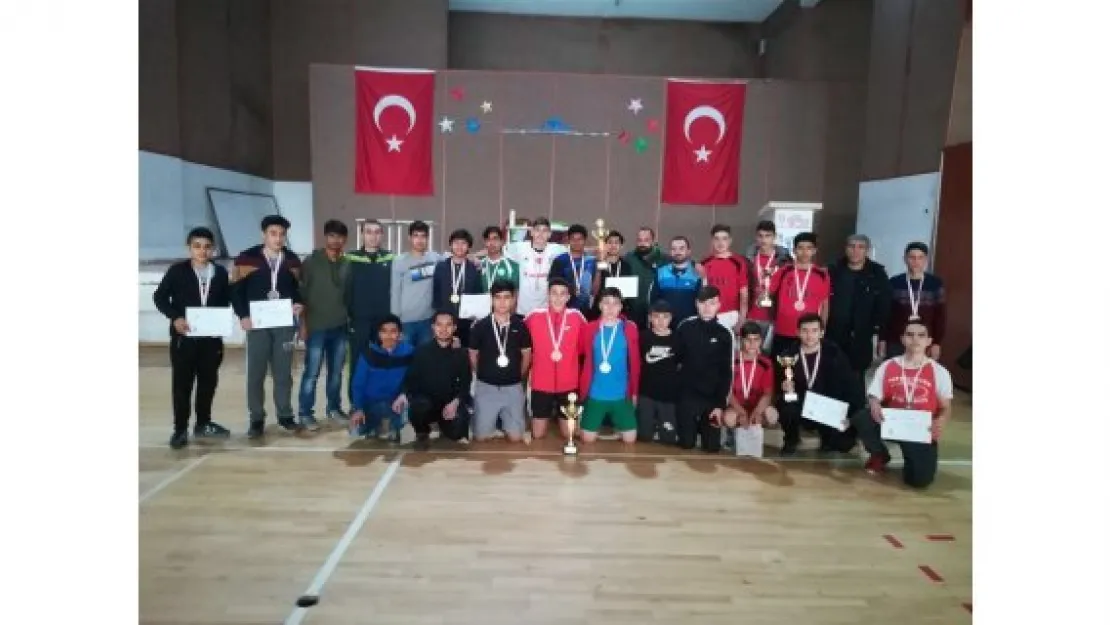 Badminton il birinciliği tamamlandı