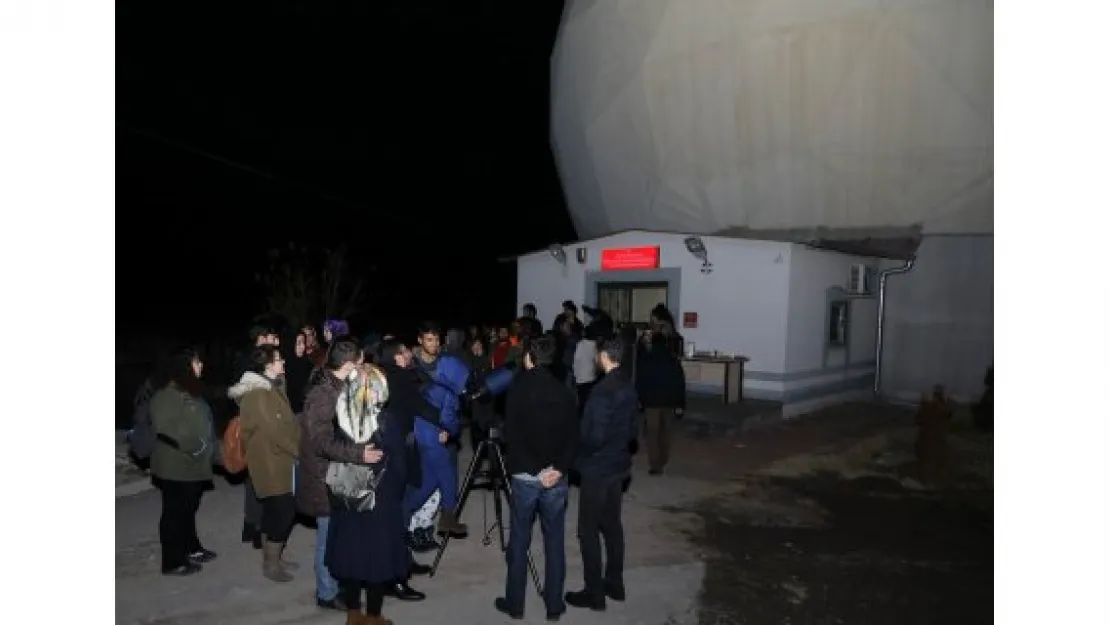 ERÜ'de halka açık ay gözlem etkinliği düzenlendi