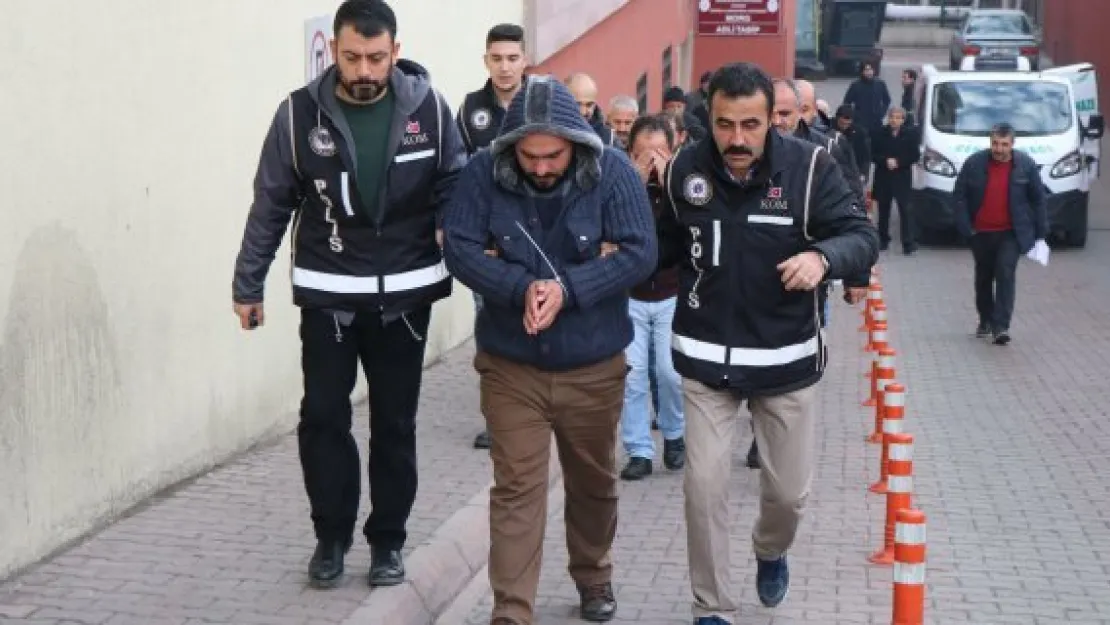 Kaçak sigara operasyonu: 4 gözaltı