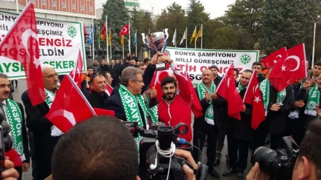 Kayseri Şeker güreş takımı başarıya doymuyor