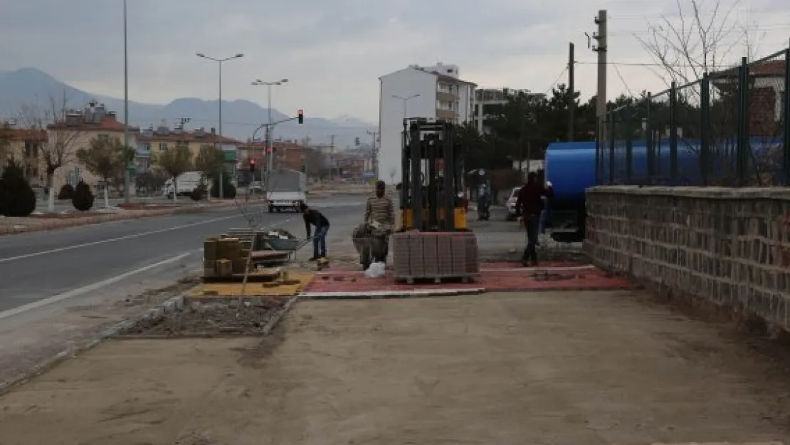 Develi'de yaya ve bisiklet yolu çalışması 