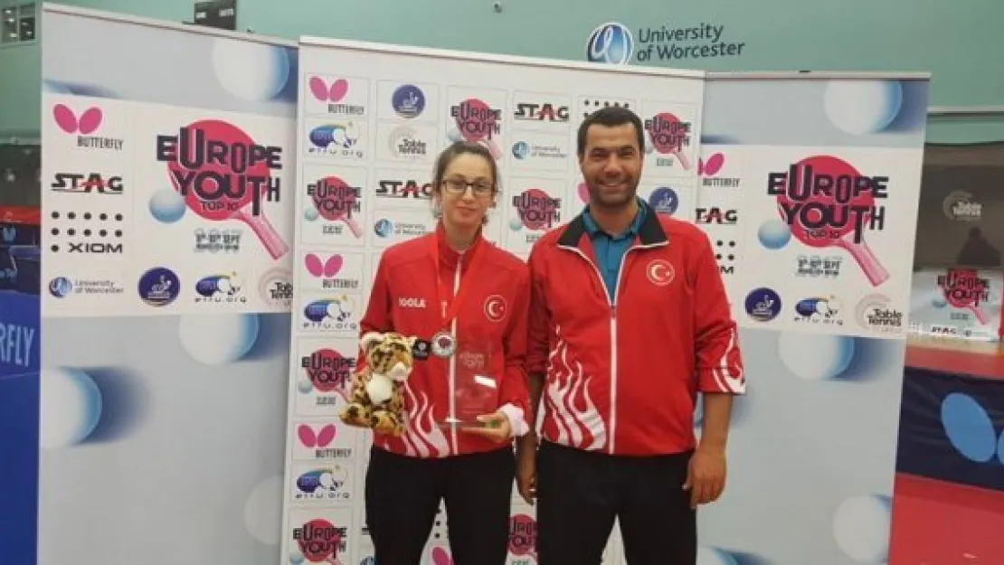 Özge Yılmaz ITTF Rough Diamonds eğitim kampında