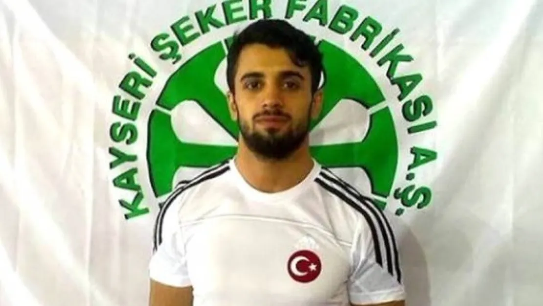 Şekersporlu milli güreşçi şampiyon oldu