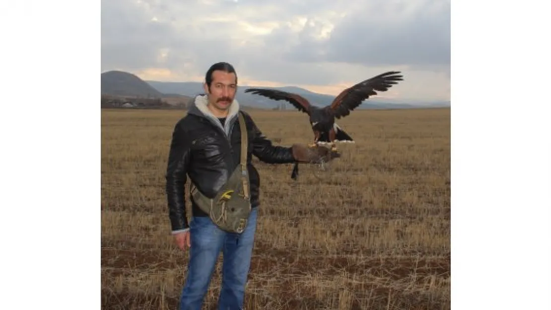 Film yıldızı şahine büyük ilgi