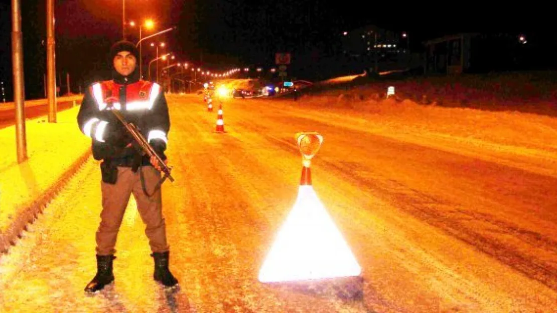 Jandarma Erciyes'te kuş uçurtmadı