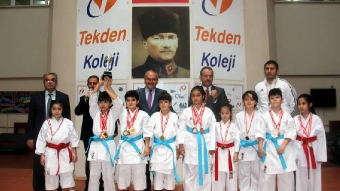 Minik karatecileri Adana'dan başarıyla döndü