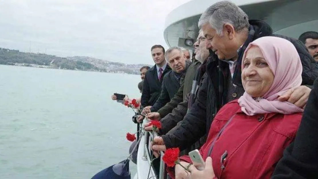 Nazım Hikmet doğum gününde karanfillerle anıldı