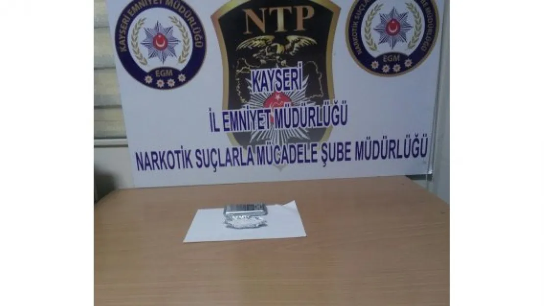 Uyuşturucu taciri bir kişi gözaltına alındı