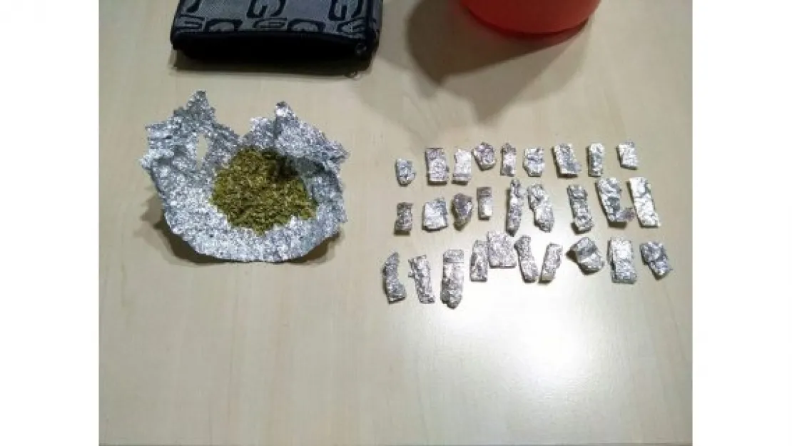 Jandarmadan kaçak sigara ve uyuşturucu operasyonu