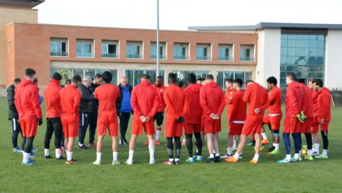 Kayserispor'da timsah mesaisi sürüyor