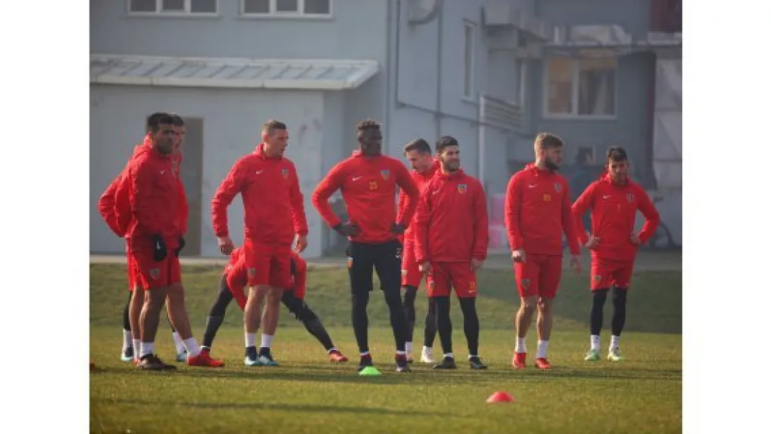 Osmanlıspor mesaisi sürüyor