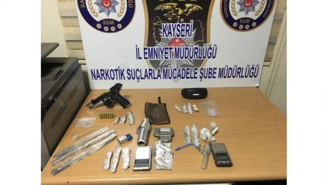 Uyuşturucu taciri bir kişi gözaltına alındı