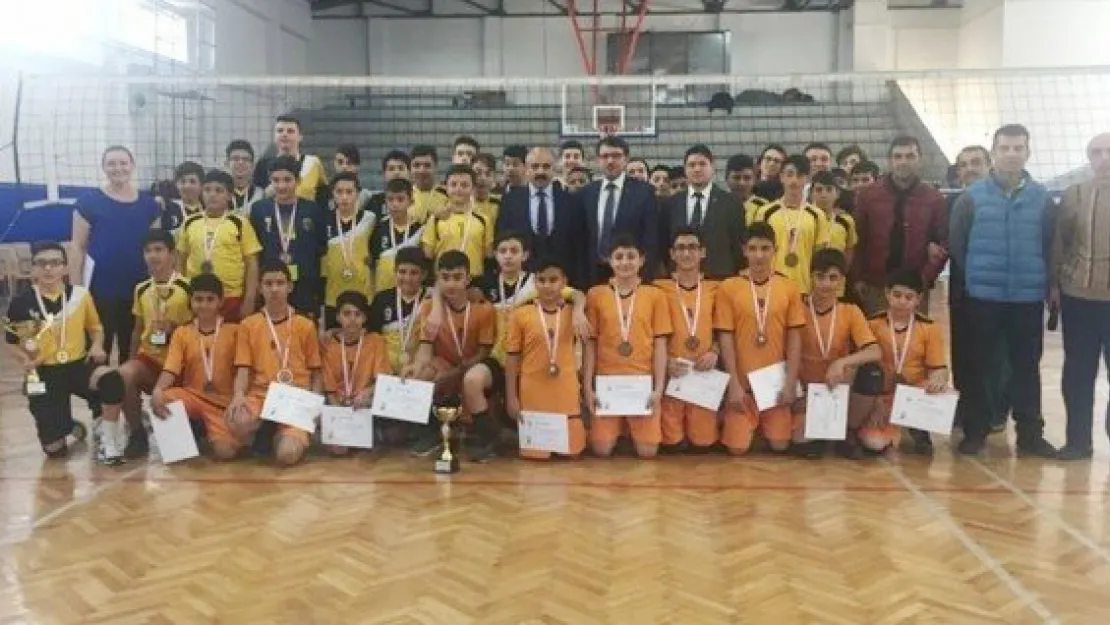 Voleybolda il birincileri belli oldu