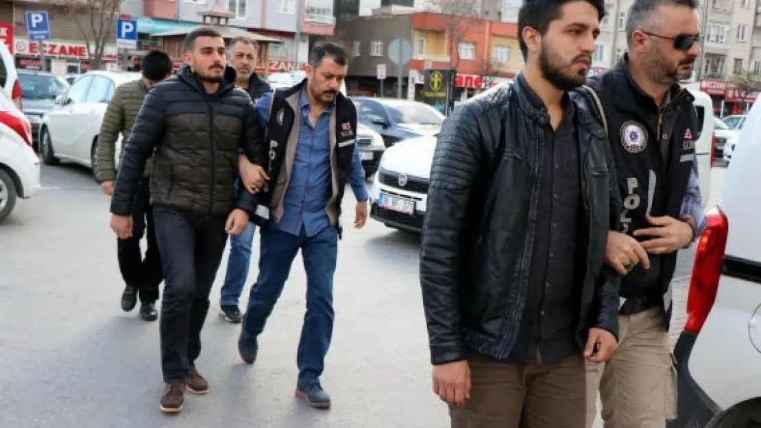 FETÖ'den gözaltına alınan 3 kişi adliyeye sevk edildi