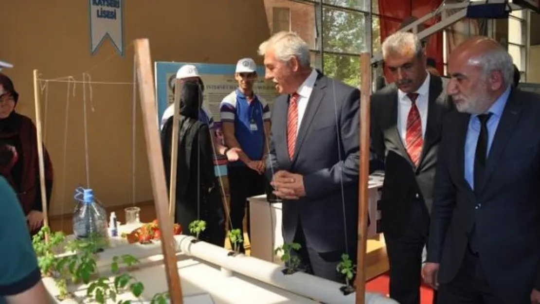 TÜBİTAK 4006 Sergisi açıldı