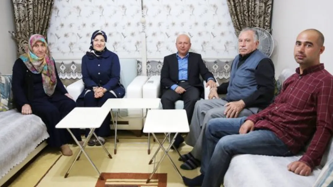 Çolakbayrakdar, ilk iftarını şehit ailesiyle açtı