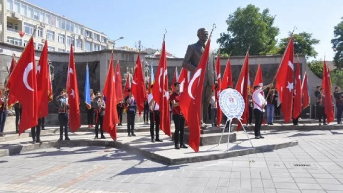 'Gençlik Haftası' başladı