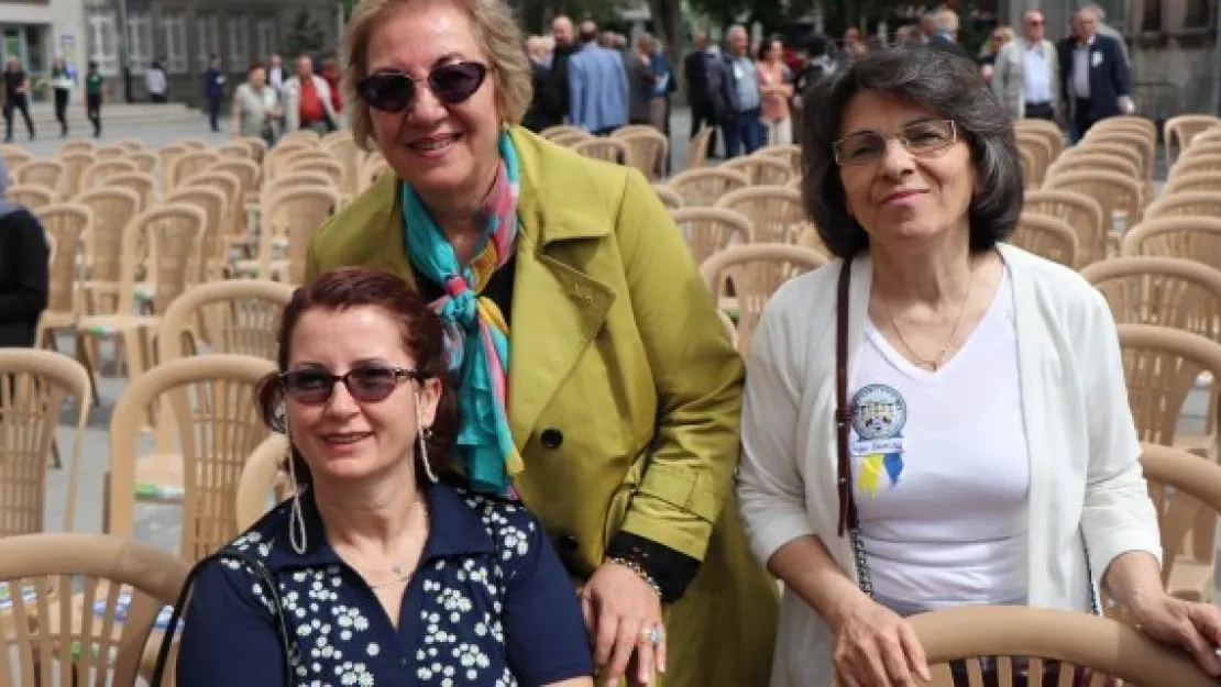 Yıllar sonra aynı okulda yeniden buluştular