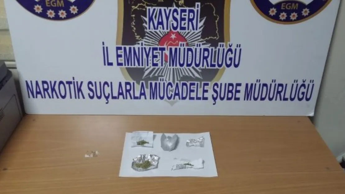 Zehir taciri iki kişi gözaltına alındı