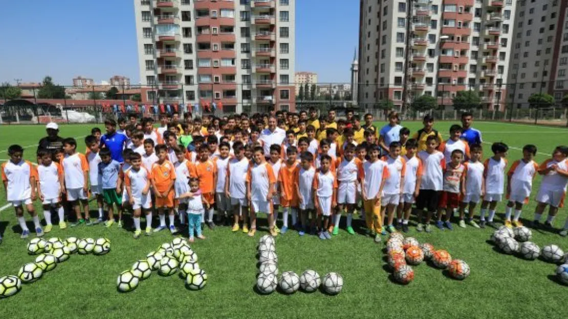 Talas'ta üçüncü futbol akademisi heyecanı