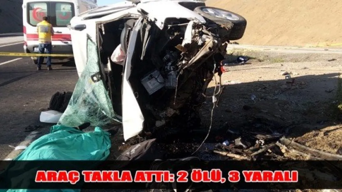 Hafif ticari araç takla attı: 2 ölü, 3 yaralı