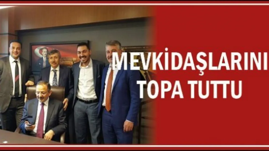 Mevkidaşlarını topa tuttu