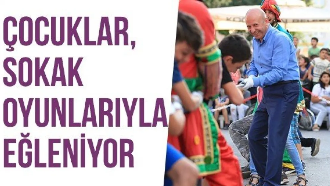 Çocuklar, sokak oyunlarıyla eğleniyor