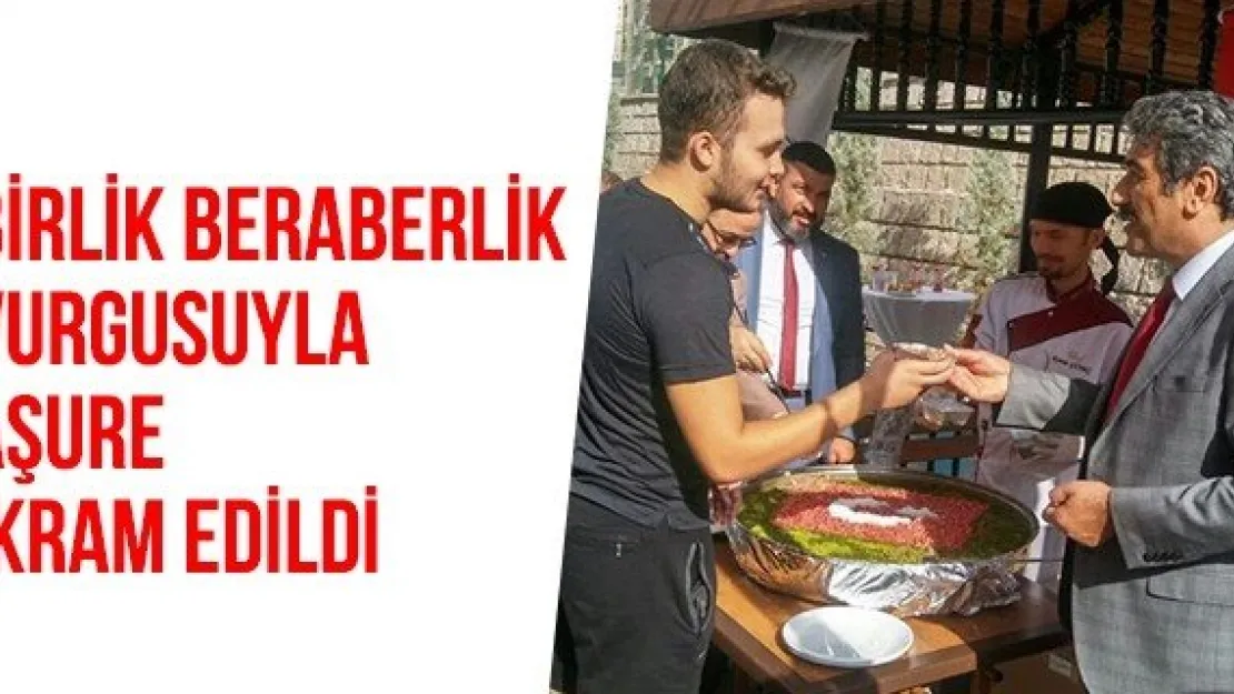 Birlik Beraberlik Vurgusuyla Aşure İkram Edildi