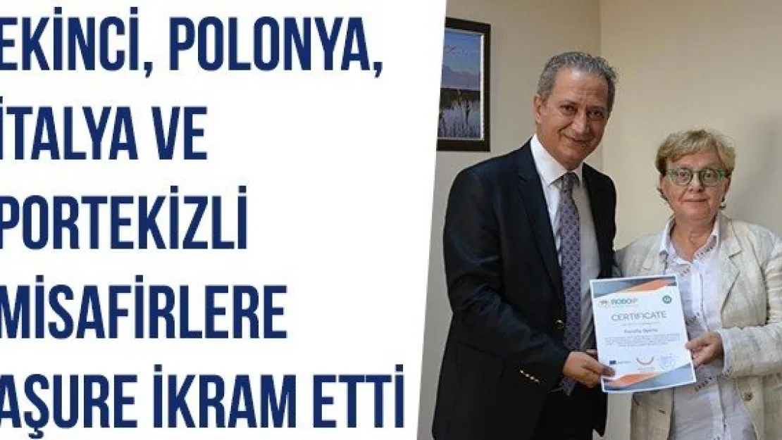 Ekinci, Polonya, İtalya Ve Portekizli Misafirlere Aşure İkram Etti