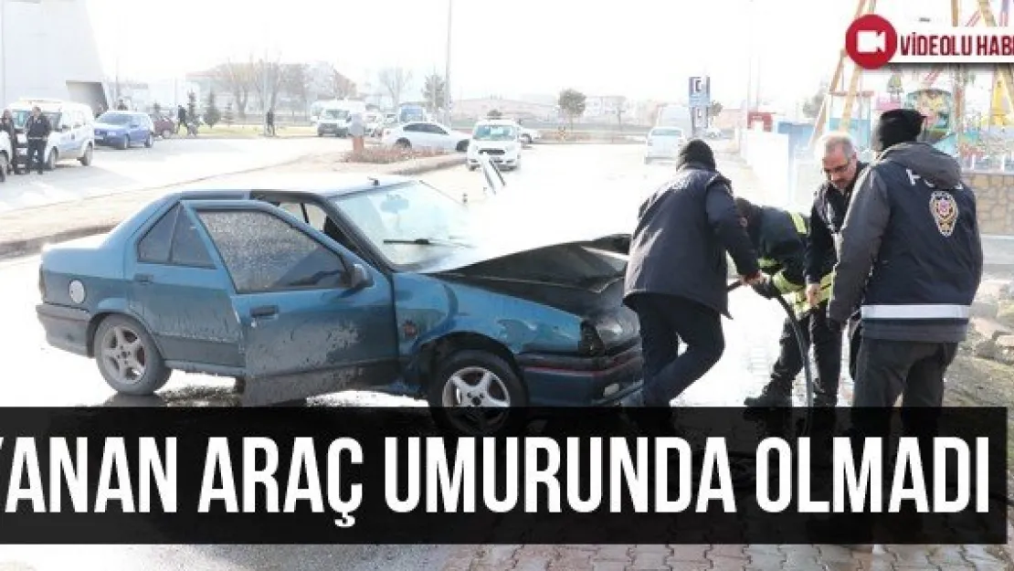 Yanan araç umurunda olmadı