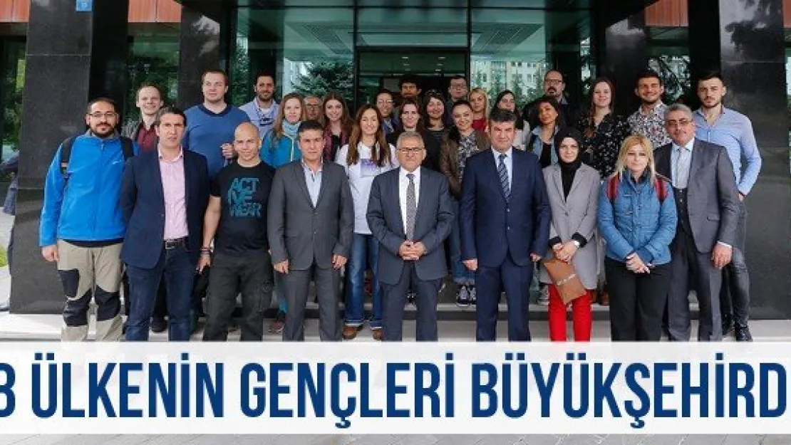 8 Ülkenin Gençleri Büyükşehirde