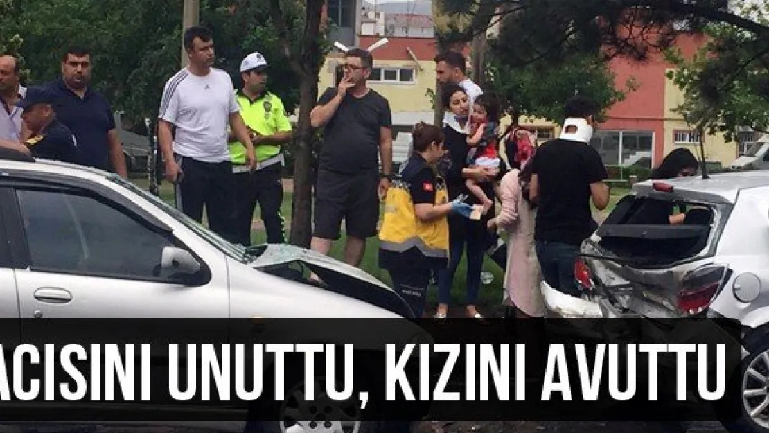 Acısını unuttu, kızını avuttu