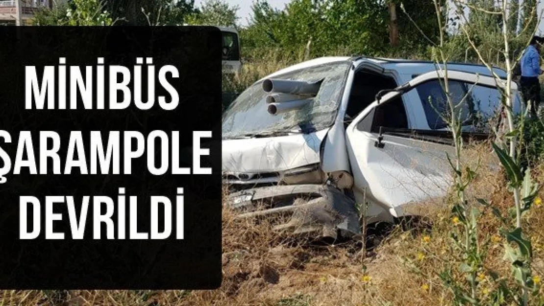 Minibüs Şarampole Devrildi