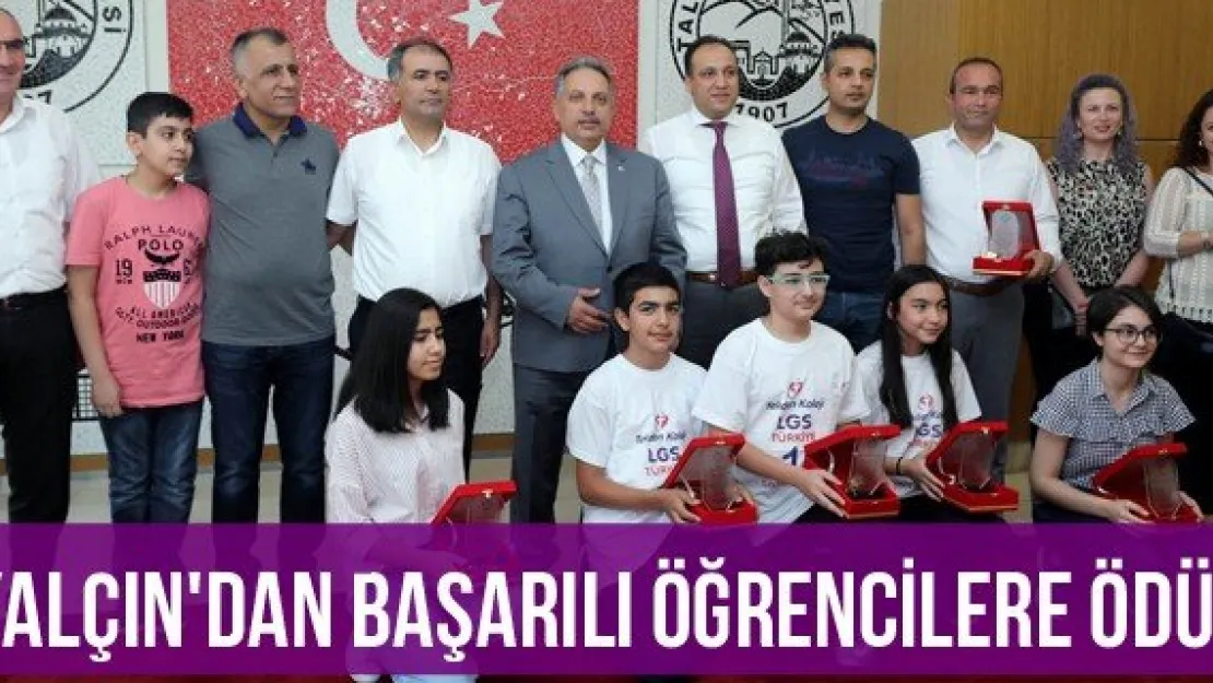Yalçın'dan başarılı öğrencilere ödül
