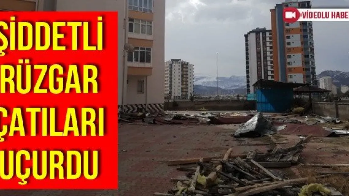 Şiddetli Rüzgar Çatıları Uçurdu