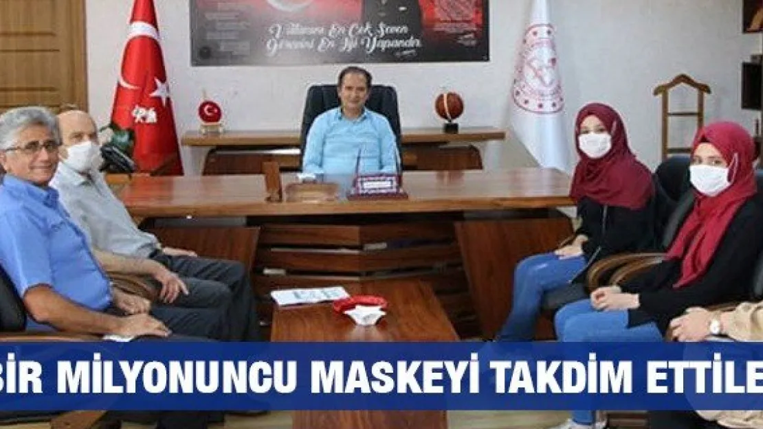 Bir milyonuncu maskeyi takdim ettiler