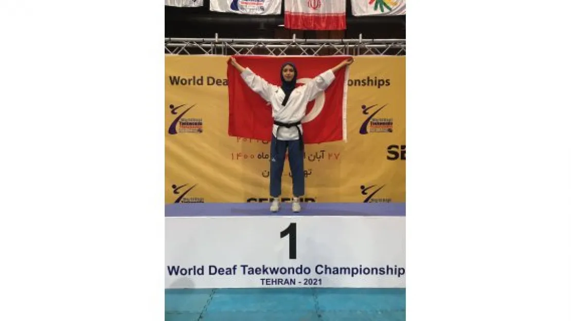 TÜRKAN TEKE DÜNYA TAEKWONDO ŞAMPİYONASI' NDA DÜNYA 2.' Sİ OLDU