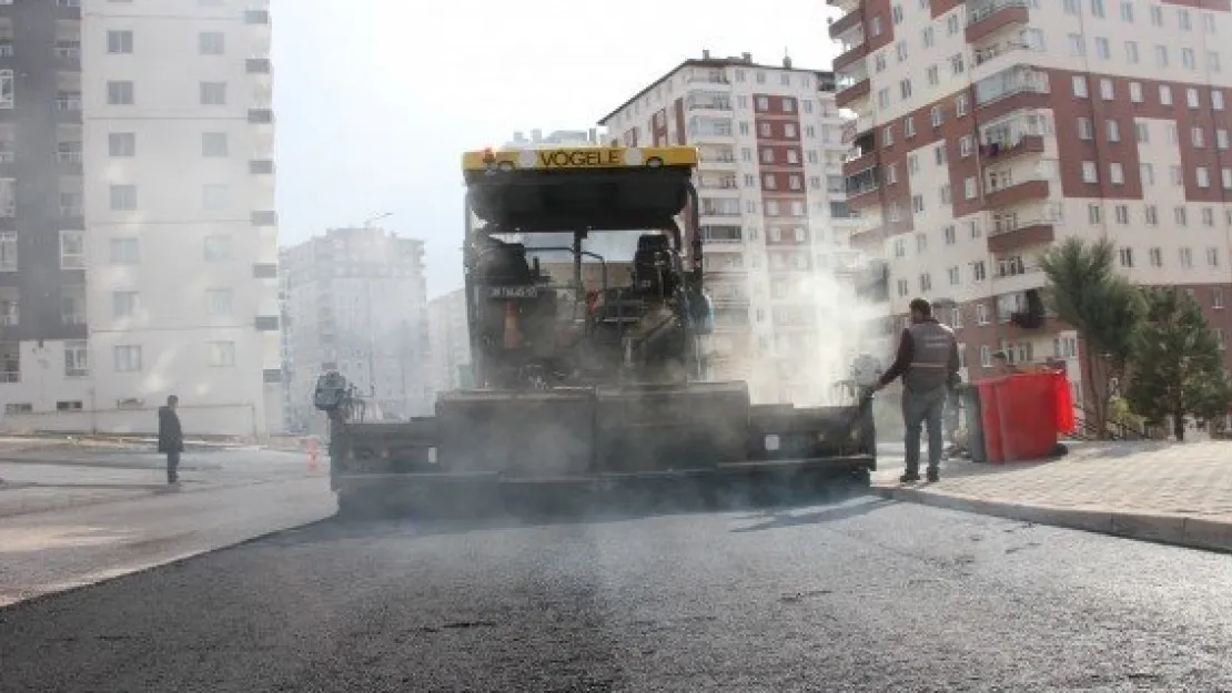 YOL YENİLEME FAALİYETLERİ ARALIKSIZ SÜRÜYOR